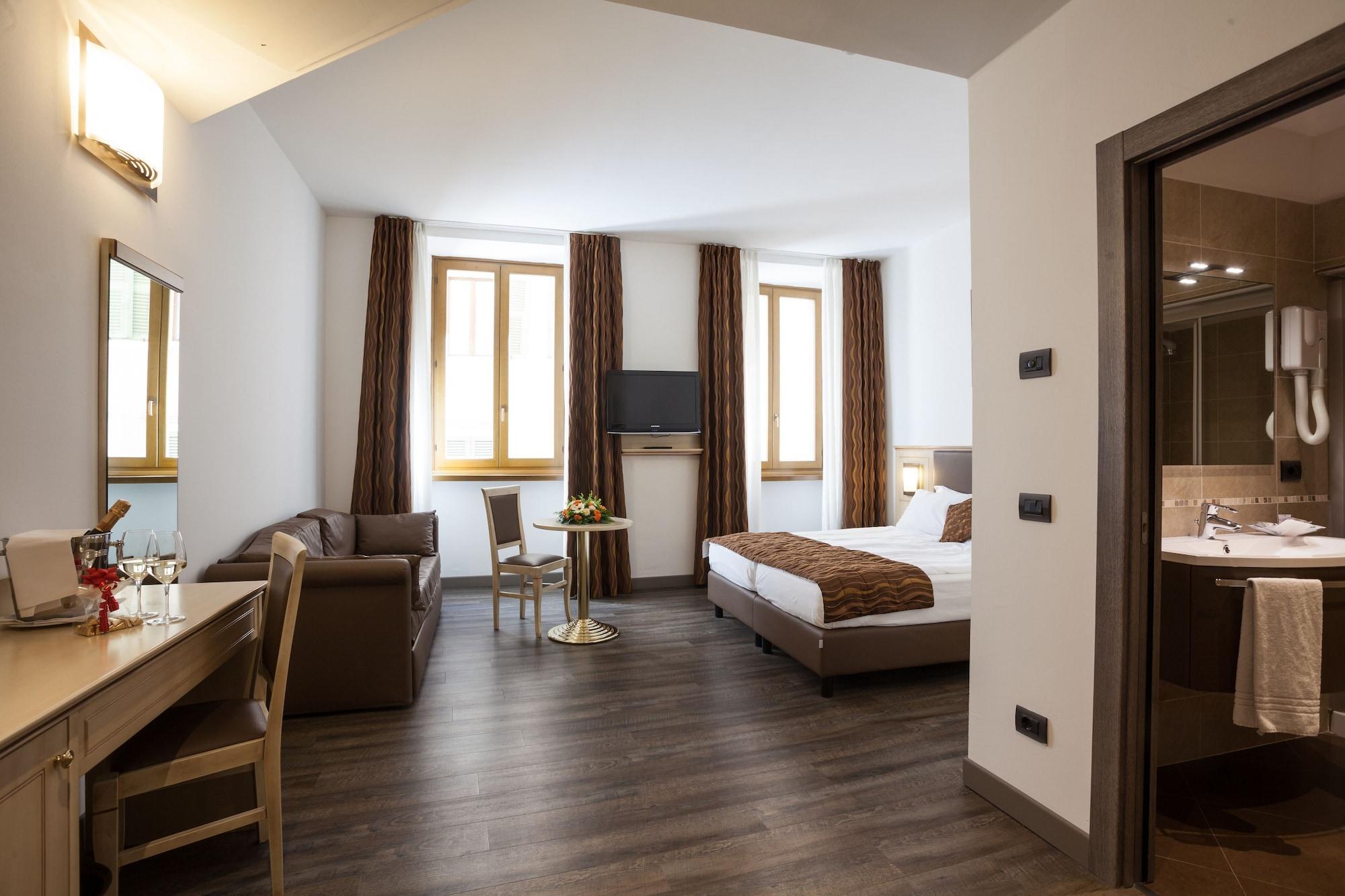 Hotel Portici - Romantik & Wellness Riva del Garda Ngoại thất bức ảnh