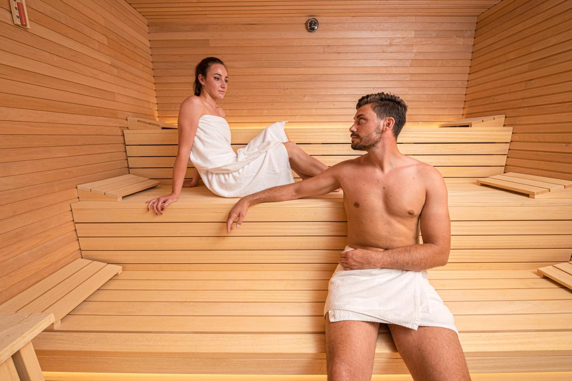 Hotel Portici - Romantik & Wellness Riva del Garda Ngoại thất bức ảnh