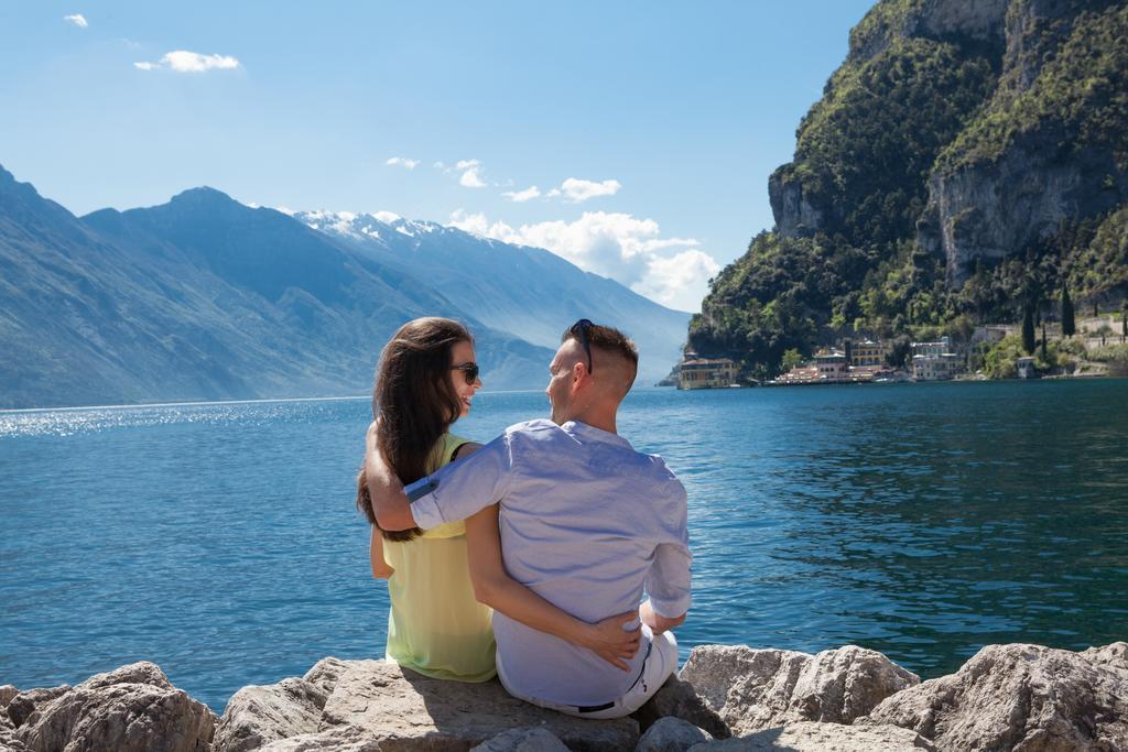 Hotel Portici - Romantik & Wellness Riva del Garda Ngoại thất bức ảnh